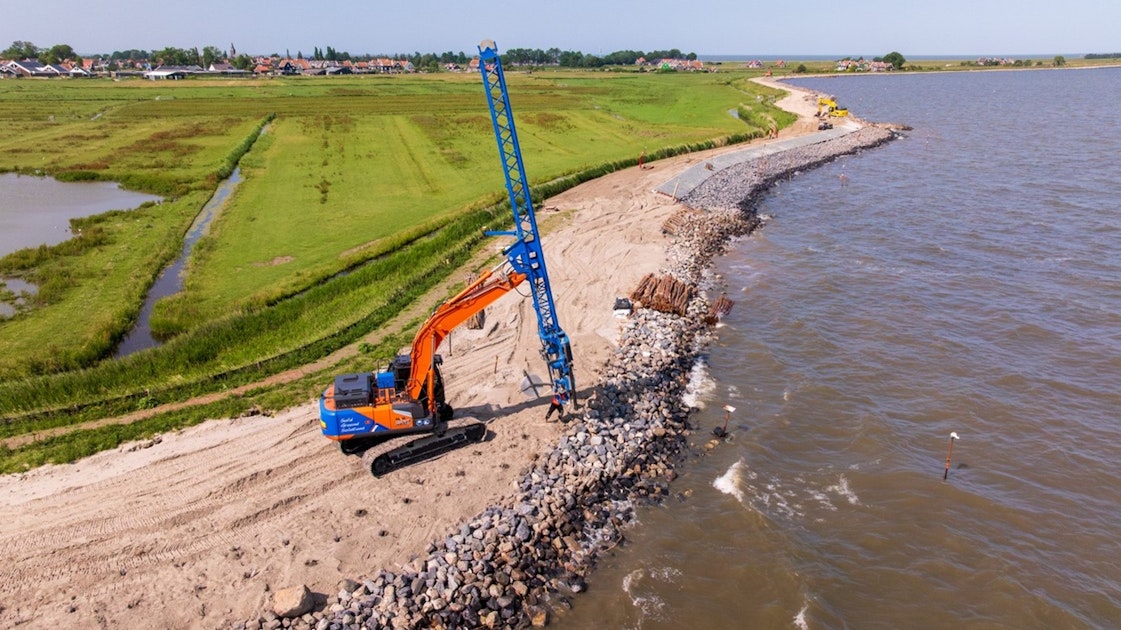 36.000 stroken: Rijkswaterstaat versterkt de dijk op Marken