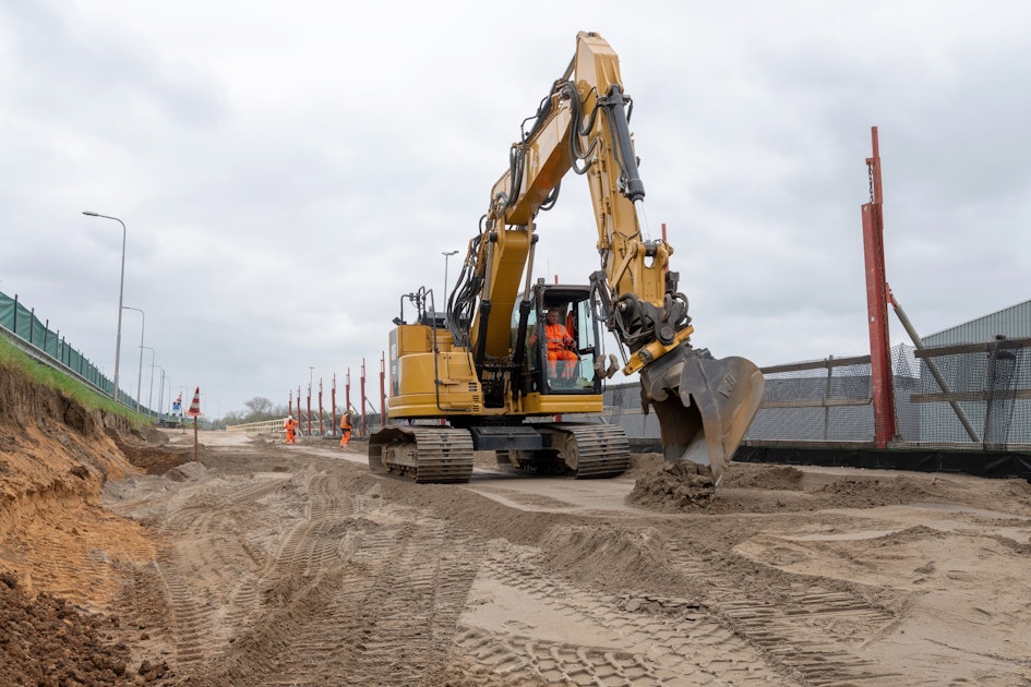 We voeren werkzaamheden uit aan oprit Echt (45b). Deze is afgesloten van 23…