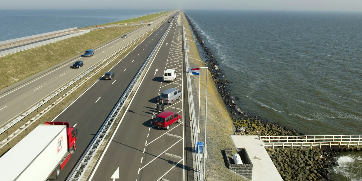 Nachtelijke stremming Lorentzsluizen in Afsluitdijk van 13 op 14 september 2023