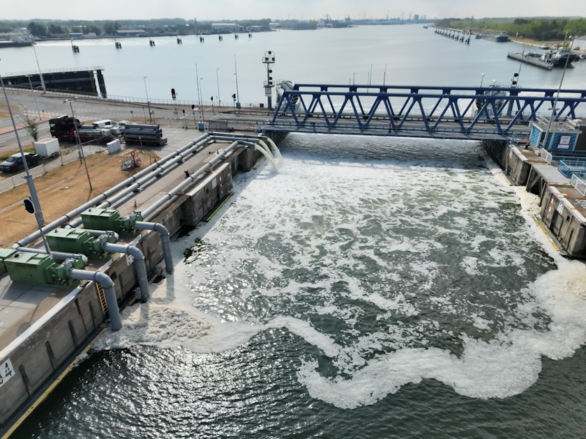Pompen geplaatst om Kanaal Gent-Terneuzen op peil te houden