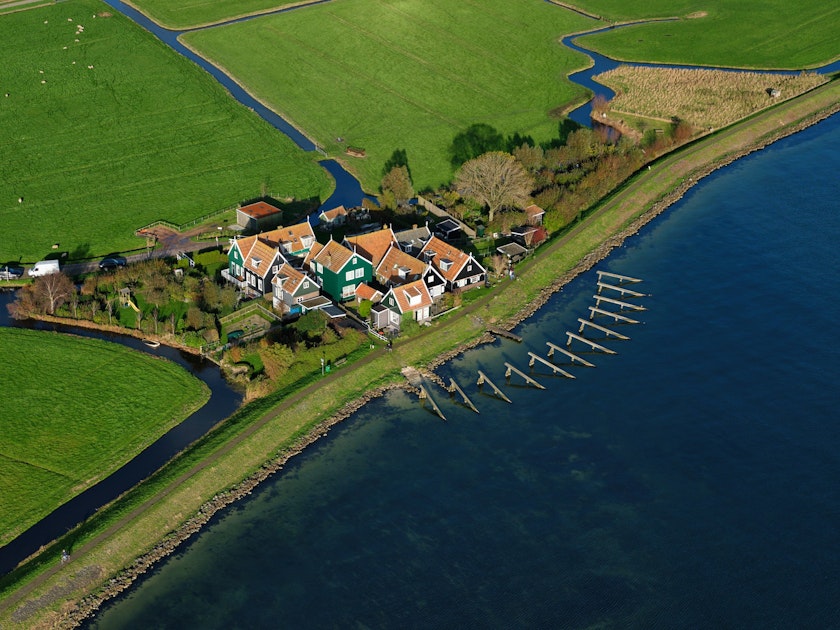 Markante ijsbrekers verhuizen tijdelijk naar Harlingen