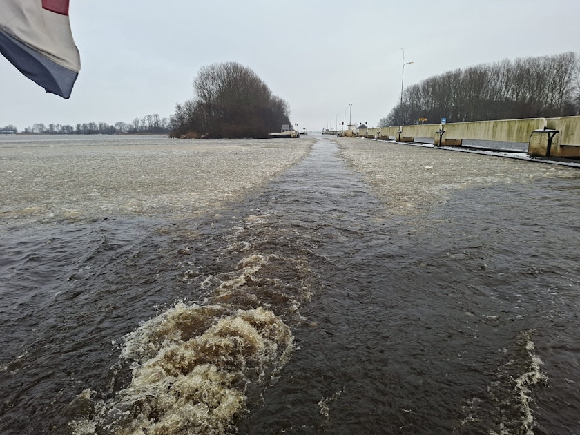 Vaarverbod voor kleine schepen op traject Lemmer - Gaarkeuken door ijsgang